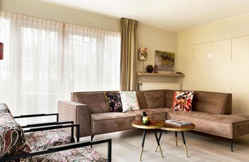 Eernewoude House | Bungalow in Friesland with Private Spa & Sloop
