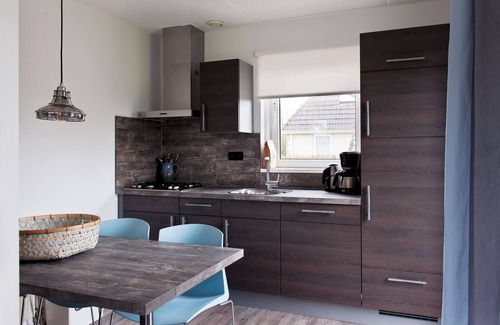 Eernewoude House | Bungalow near De Alde Feanen with Spa