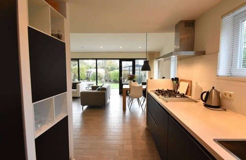 Kamperland House | Bungalow near Veerse Meer with Private Garden
