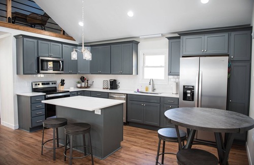 Mount Airy House | Bungalow on Broadway & Vine Cozy Home in the heart of Mount Airy/Mayberry
