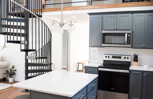 Mount Airy House | Bungalow on Broadway & Vine Cozy Home in the heart of Mount Airy/Mayberry