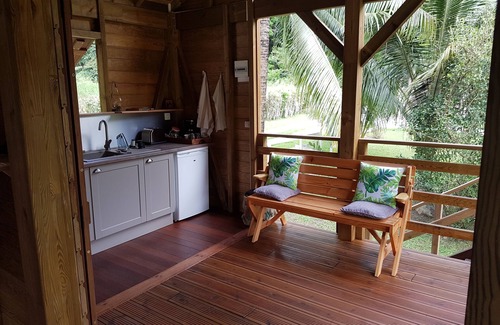 Pointe-Noire House | Bungalow rental at Saut d'Acomat - Pointe-Noire>Rentcar https:/locasgp.com