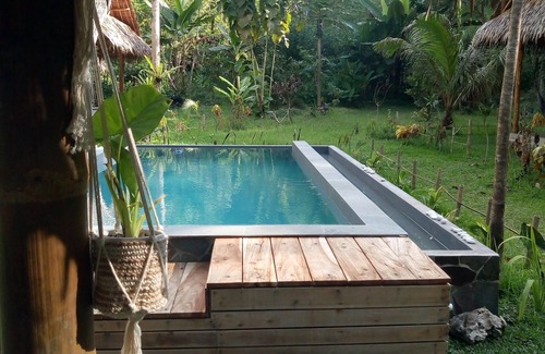 Java House | Bungalow tropical king bed