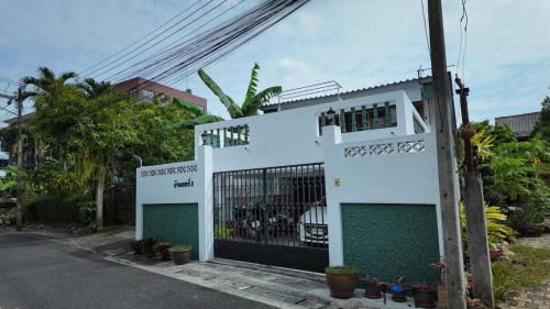 Nong Chaeng Villa | Bungalow Vintage Houe