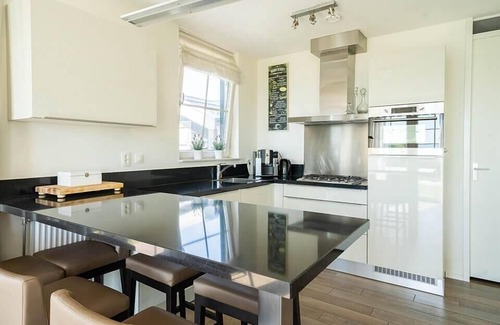 Uitdam House | Bungalow with 2 bedrooms and 2 bathrooms