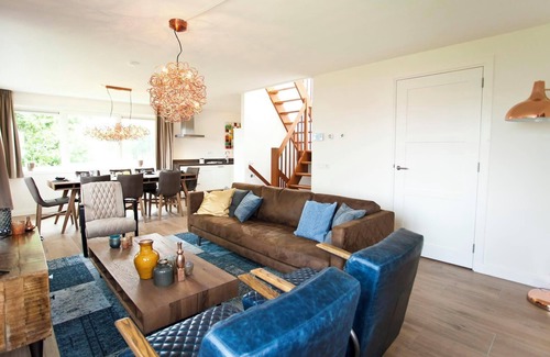 Hulshorst House | Bungalow with 5 bedrooms and a terrace