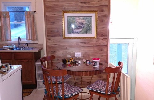Youngwood House | Bungalow With Luxury Appointments, Great Price! Pet Friendly w/fee