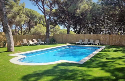 Pals Ski Chalet | Bungalow with pool access - 300 m Pals beach (CV 2H 623)