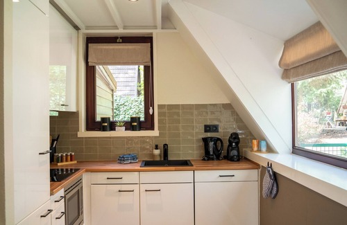 Rekem House | Bungalow with private outdoor sauna and stove