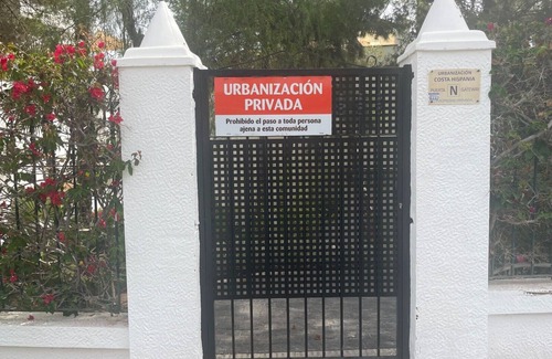 Los Arenales del Sol House | Bungalow with swimming pool, tennis court and beach