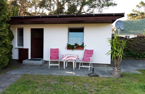 Fuhlendorf House | Bungalow with terrace and garden
