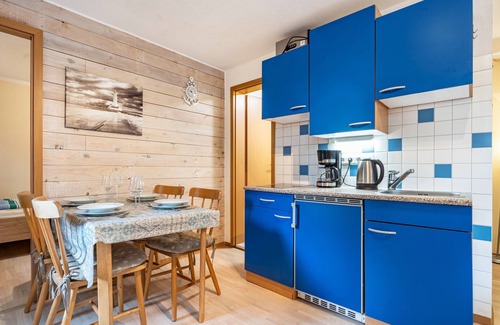 Bakenberg House | Bungalow 'Zum Leuchturm, Bgl 20' with Private Terrace and Wi-Fi