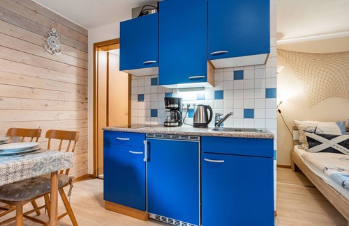 Bakenberg House | Bungalow 'Zum Leuchturm, Bgl 20' with Private Terrace and Wi-Fi