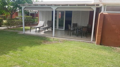 Maspalomas Ski Chalet | Bungalows Los Melocotones