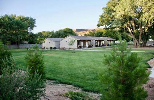 La Verkin House | Bunkhouse 6A With Fridge and Microwave
