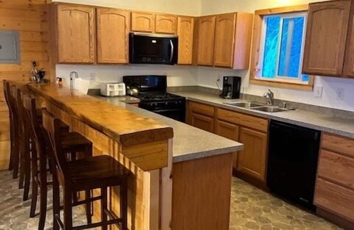 Cooper Landing Cabin | Bunkhouse - Cozy family cabin at Eagle Landing Resort