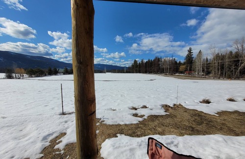 Trout Creek Cabin | bunkhouse near farm animals