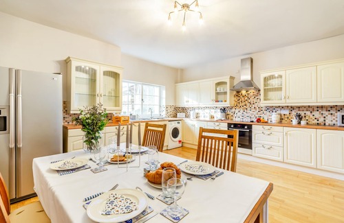 Stanton on the Wolds Apartment | Bunny Hall Escape - Three Bedroom Apartment, Sleeps 6