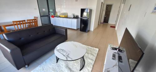 Taman Liong Seng Apartment | Bunny Homestay 408 @ Roxy Apartment Kuching