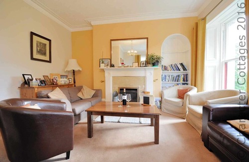 Kinloch Rannoch House | Bunrannoch House is a large, Victorian hunting lodge which stands proudly in its large grounds