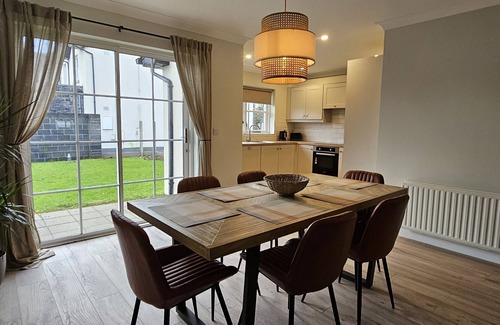 Bunratty Apartment | Bunratty West 4028 - a two story that sleeps 6 guests in 3 bedrooms