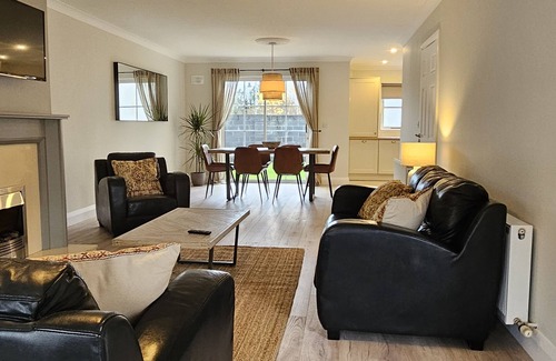 Bunratty Apartment | Bunratty West 4028 - a two story that sleeps 6 guests in 3 bedrooms