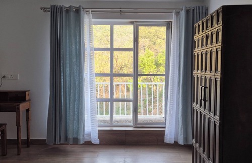 Bullawala Ski Chalet | Buraans: 2-bedroom chalet in delightful Dehradun with AC, WiFi