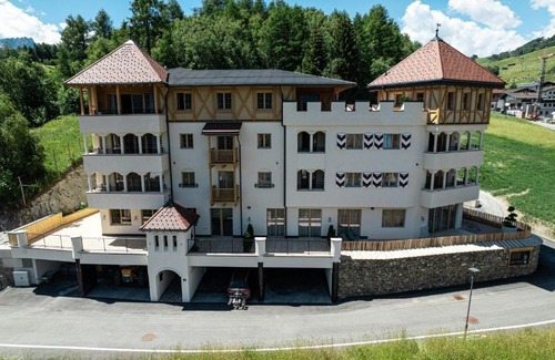 Ladis Apartment | Burg1990