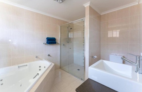Forster Apartment | Burgess Beach 1