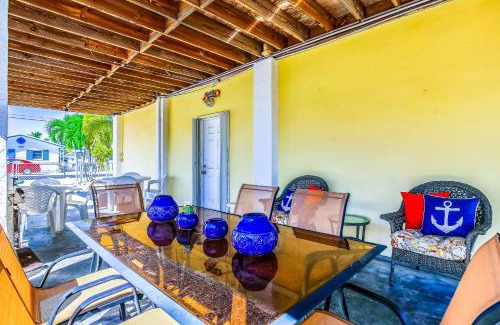 Blue Waters House | Burgundy Breeze