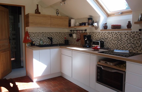 Saint-Martin-du-Puy Cottage | Burgundy: Come out to grass in a small green!