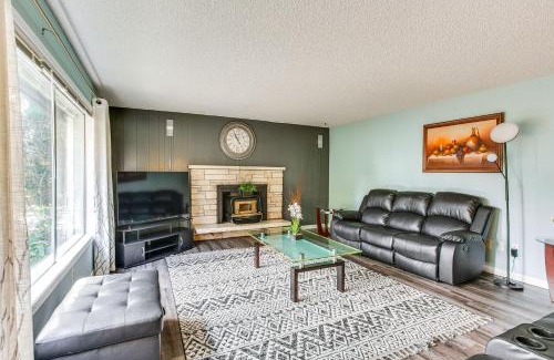 SeaTac House | Burien Getaway 12 Mi to Downtown Seattle!