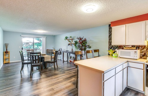 SeaTac House | Burien Getaway: 12 Mi to Downtown Seattle!