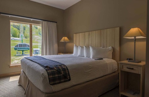 East Burke Hotel | Burke Mountain Hotel & Conference Center