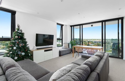 Burleigh Heads Apartment | Burleigh Beach Escape with Stunning Sunset Views
