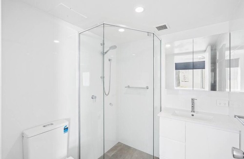 Miami Apartment | Burleigh Point - Hosted by Burleigh Letting