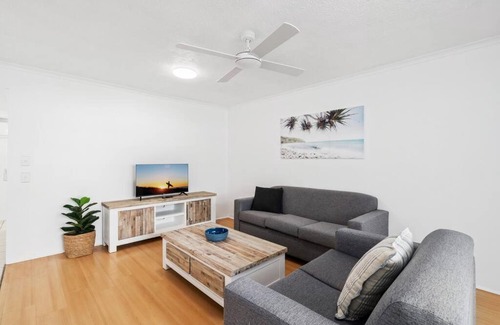 Miami Apartment | Burleigh Point - Hosted by Burleigh Letting