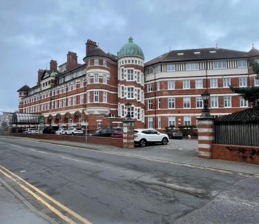 Boscombe Apartment | Burlington Mansions