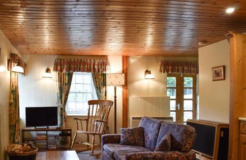 Kirriemuir House | Burnmouth