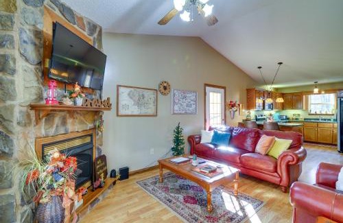 Sloans Valley House | Burnside Resort Cabin with Hot Tub and Outdoor Spots!