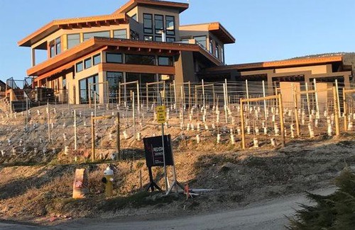 Okanagan-Similkameen Bed & Breakfast | Burnt Grass vineyards B&B