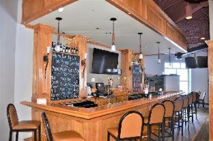 New Hartford Hotel | Burrstone Inn, an Ascend Collection Hotel
