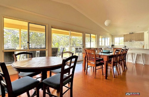 Traviston House | Burrumundi walk to the Beach