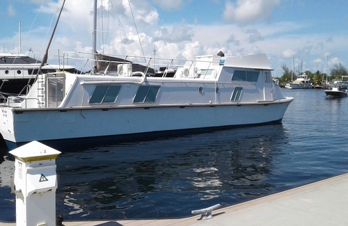 Cow Key Boat Rental | Burt Reynolds yacht "Miss Bandit"