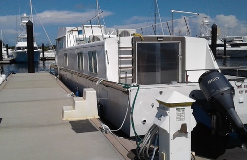 Cow Key Boat Rental | Burt Reynolds yacht "Miss Bandit"