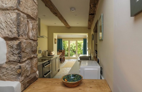Burton-in-Lonsdale Cottage | BURTON HOUSE, pet friendly, with open fire in Burton-In-Lonsdale