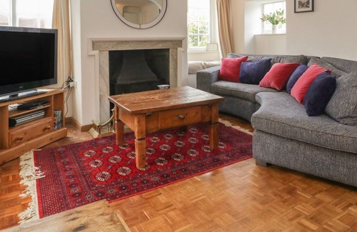 Puncknowle Cottage | BURWELL COTTAGE, pet friendly, with a garden in Puncknowle