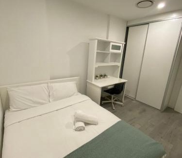 Burwood Apartment | Burwood 2Br Lovely Apt Near Train