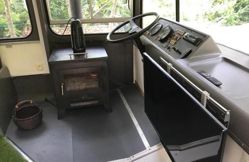 Villepinte House | Bus atypique au bord du canal du midi et au cœur d'une forêt 2 chambres