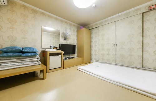 Saha Hotel | Busan Goejeong Clover